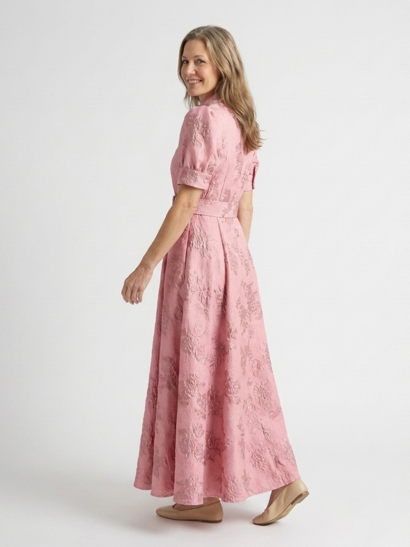 Vestido Maxi Floral Entallado de Manga Corta