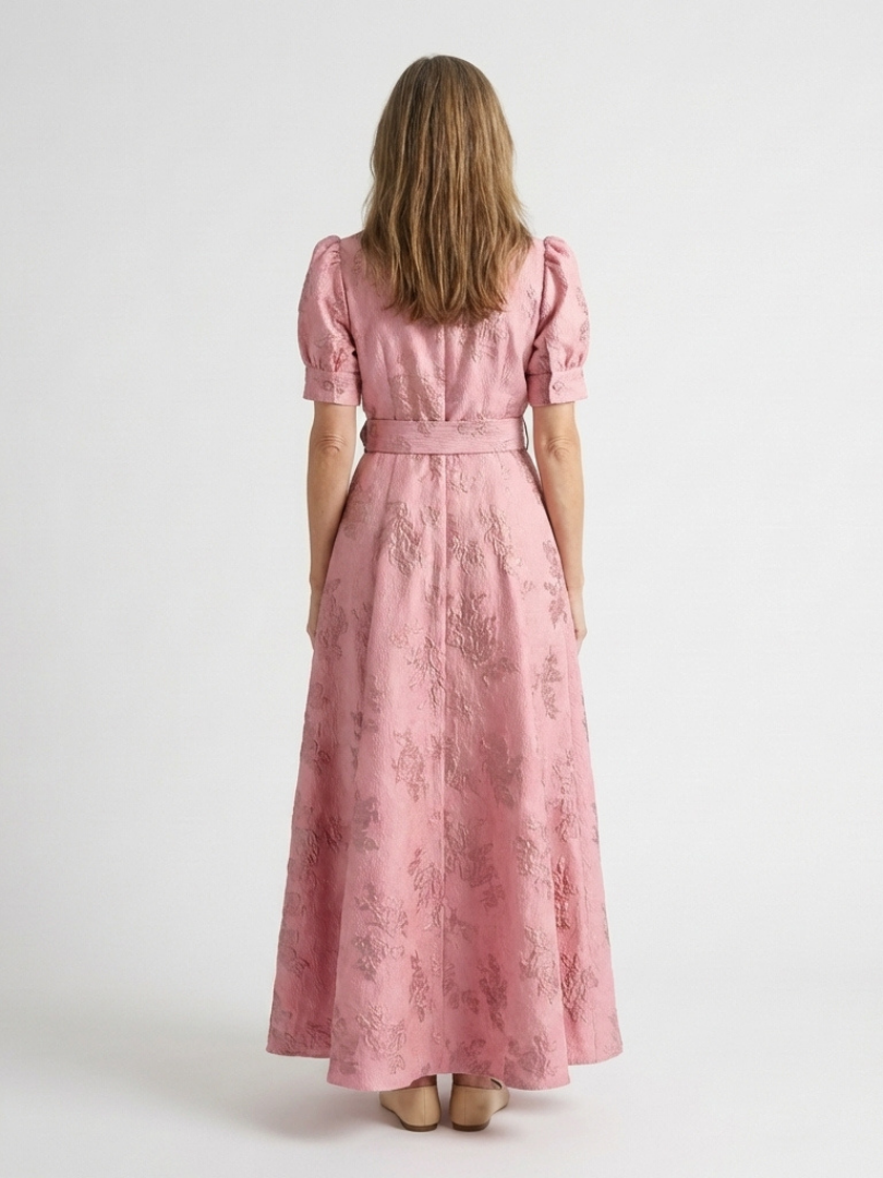 Vestido Maxi Floral Entallado de Manga Corta
