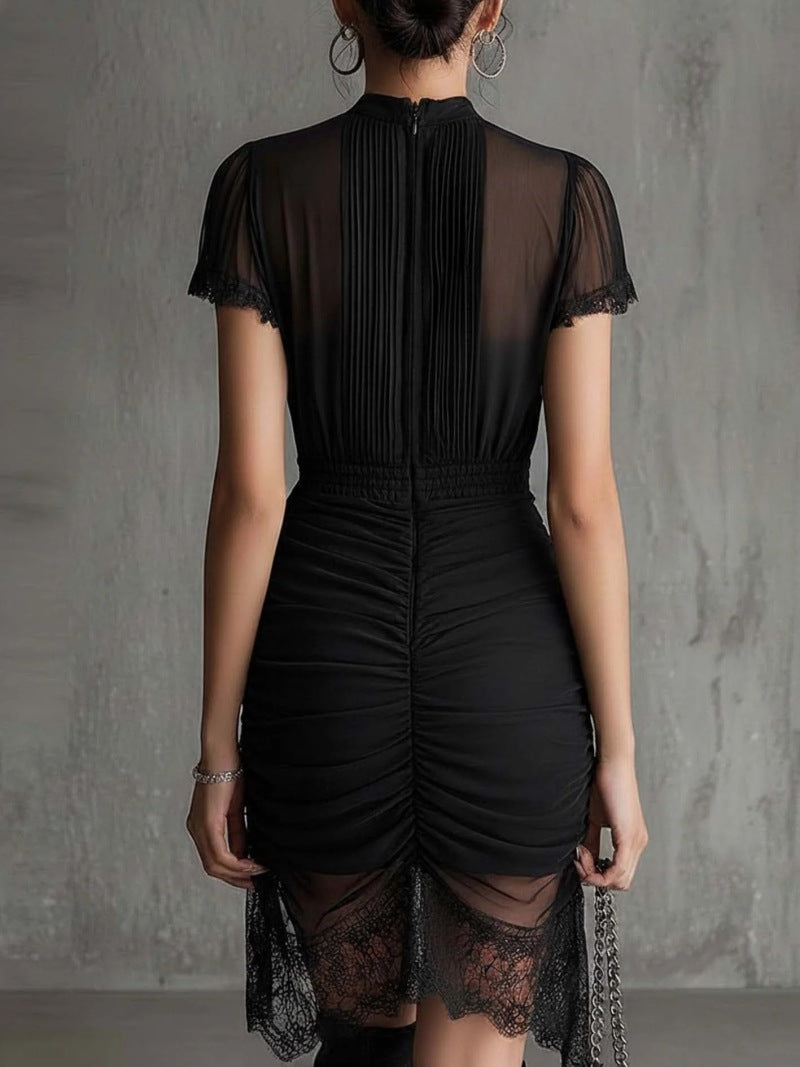 Mini vestido negro detalle plisado